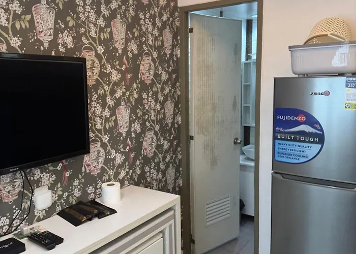 Greenhills Shopping Center 2br *